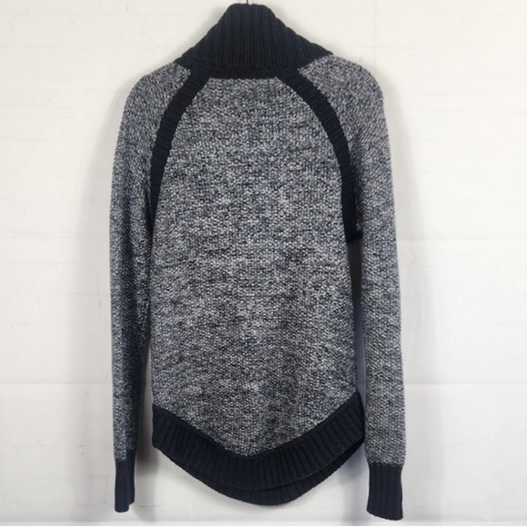 lululemon athletica Charcoal and Black Turtleneck Sweater - Picture 4 of 8